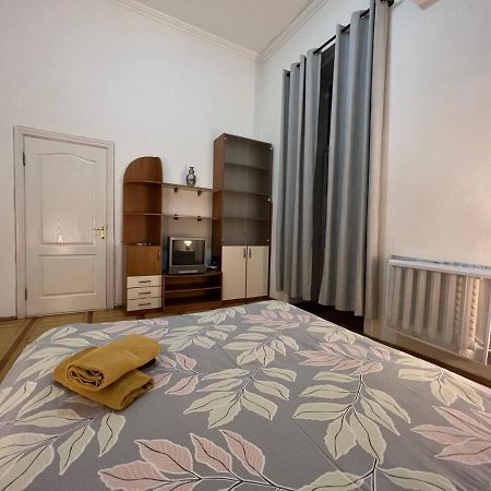 Apartment In The Historic Center 키예프 외부 사진