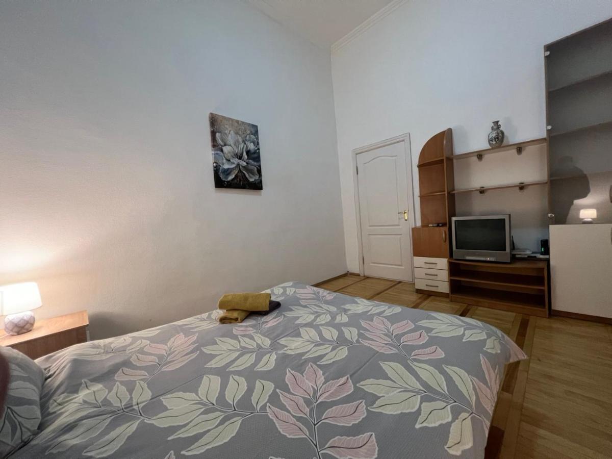 Apartment In The Historic Center 키예프 외부 사진